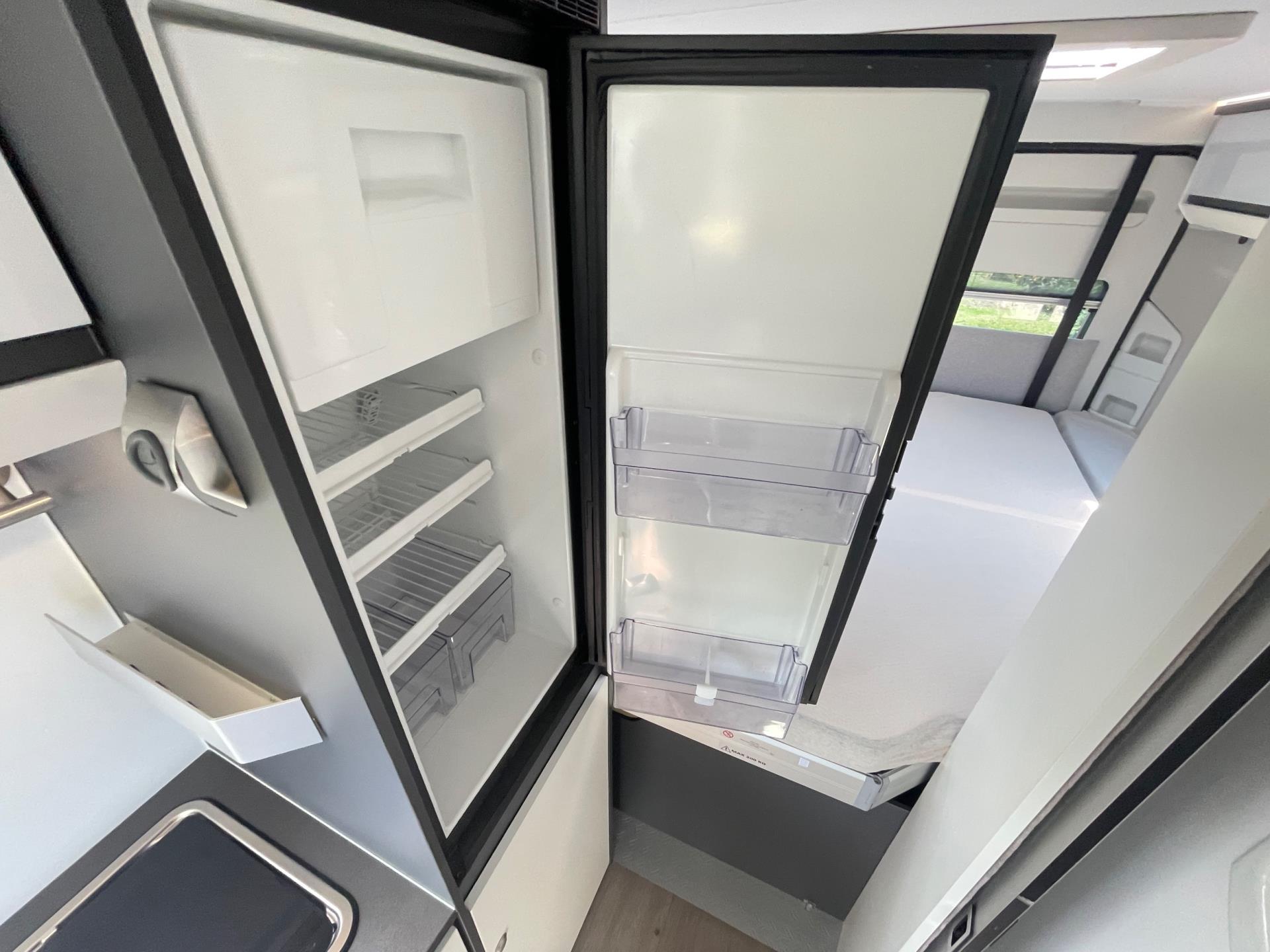 Adria Twin Supreme 640 SGX Twin Supreme 640 SGX 9-Traps Automaat LUCHTVERING 160 PK 46849216-10.jpg | Puur Vrijheid