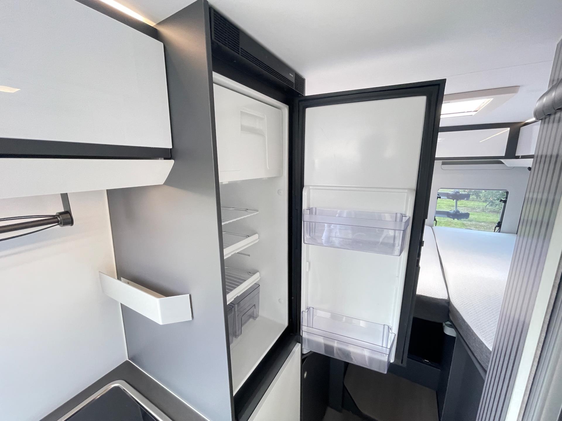 Adria Twin Supreme Plus 640 SLB Twin Supreme Plus 640 SLB 9-traps Automaat (Ducato 8) 46854204-11.jpg | Puur Vrijheid