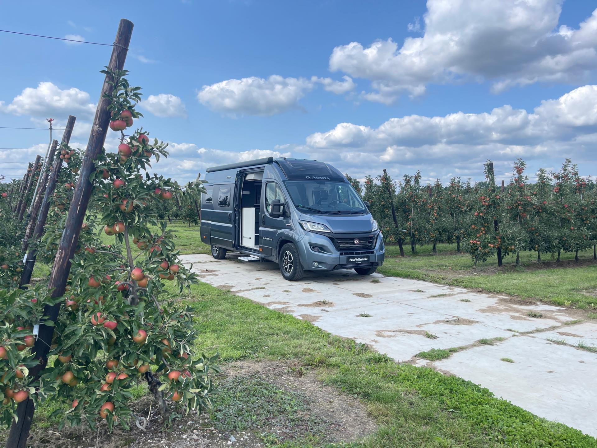 Adria Twin Supreme Plus 640 SLB Twin Supreme Plus 640 SLB 9-traps Automaat (Ducato 8) 46854204-2.jpg | Puur Vrijheid