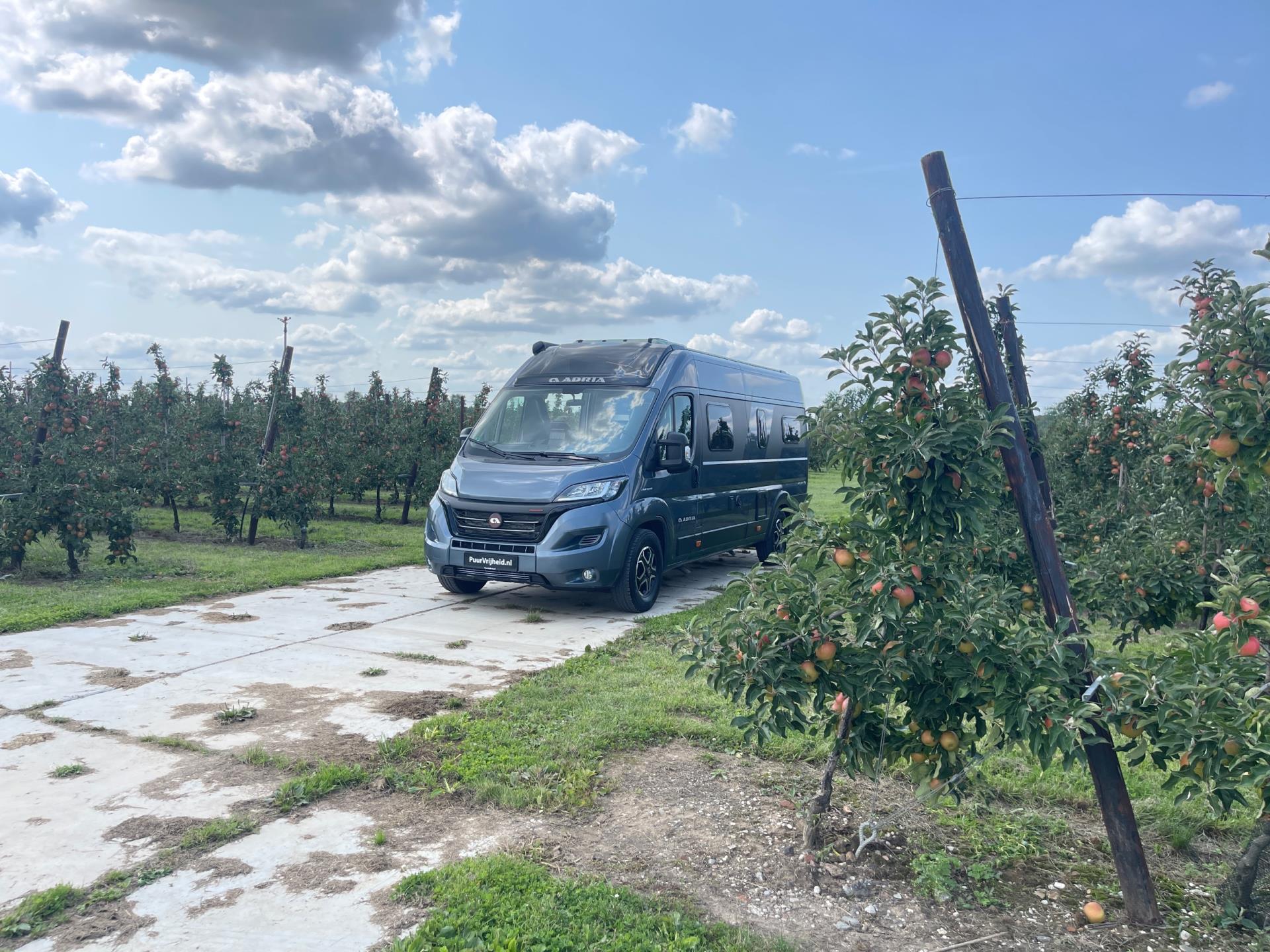 Adria Twin Supreme Plus 640 SLB Twin Supreme Plus 640 SLB 9-traps Automaat (Ducato 8) 46854204-3.jpg | Puur Vrijheid