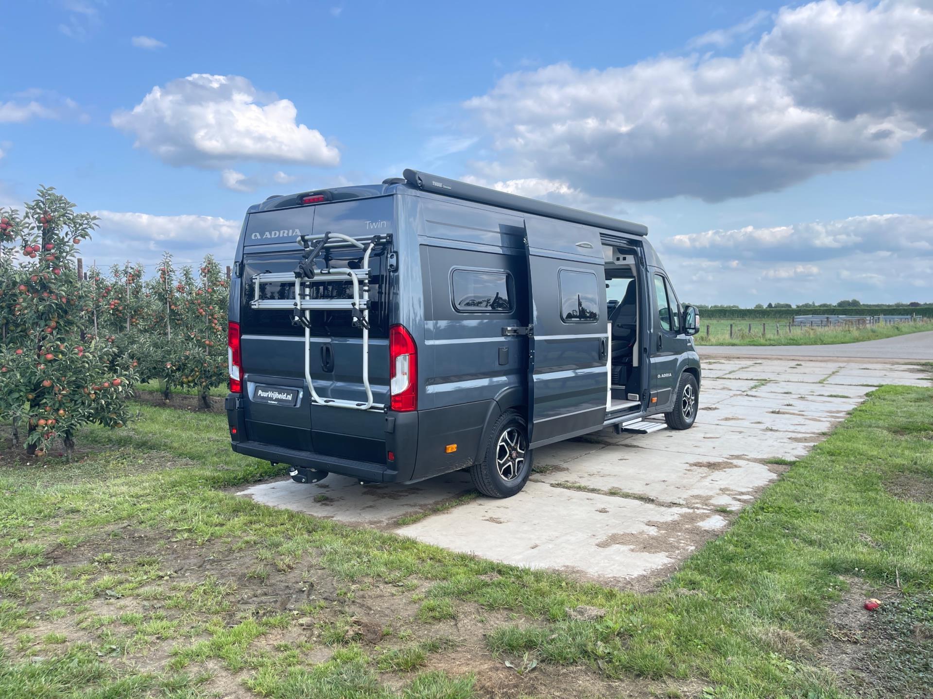 Adria Twin Supreme Plus 640 SLB Twin Supreme Plus 640 SLB 9-traps Automaat (Ducato 8) 46854204-5.jpg | Puur Vrijheid