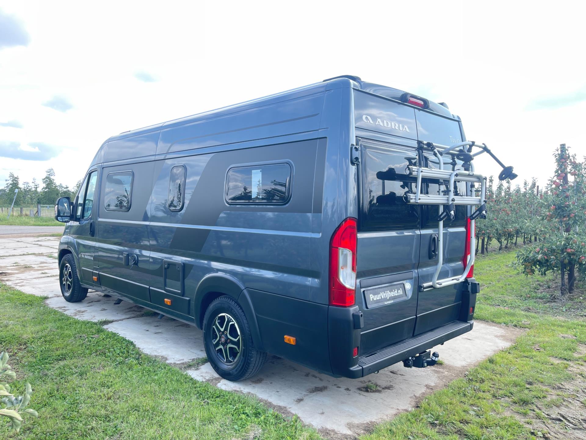 Adria Twin Supreme Plus 640 SLB Twin Supreme Plus 640 SLB 9-traps Automaat (Ducato 8) 46854204-6.jpg | Puur Vrijheid