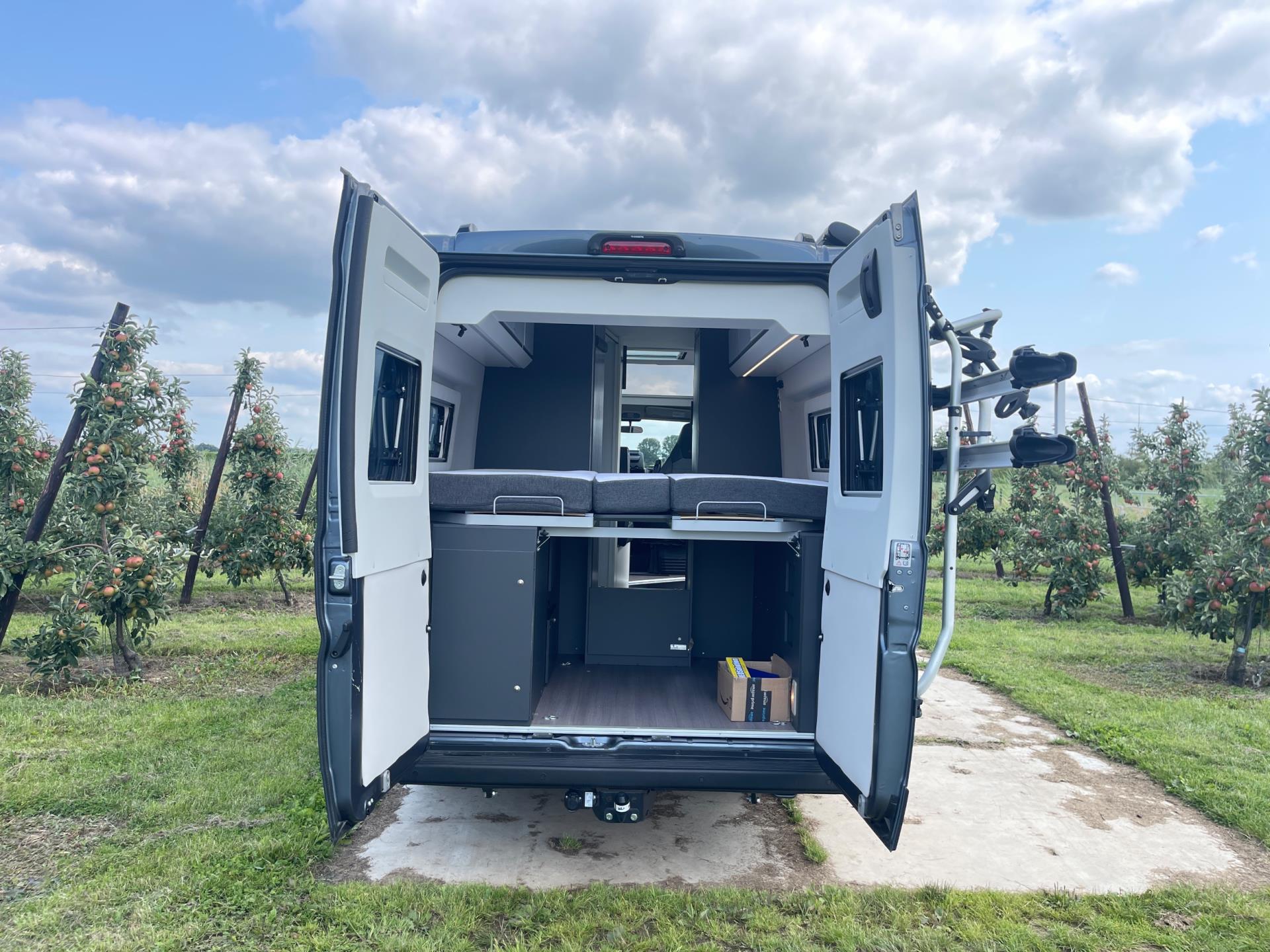 Adria Twin Supreme Plus 640 SLB Twin Supreme Plus 640 SLB 9-traps Automaat (Ducato 8) 46854204-8.jpg | Puur Vrijheid