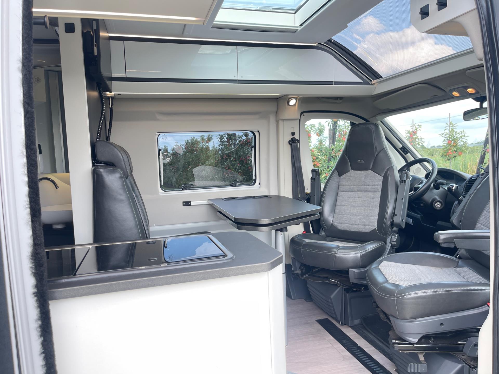 Adria Twin Supreme Plus 640 SLB Twin Supreme Plus 640 SLB 9-traps Automaat (Ducato 8) 46854204-9.jpg | Puur Vrijheid