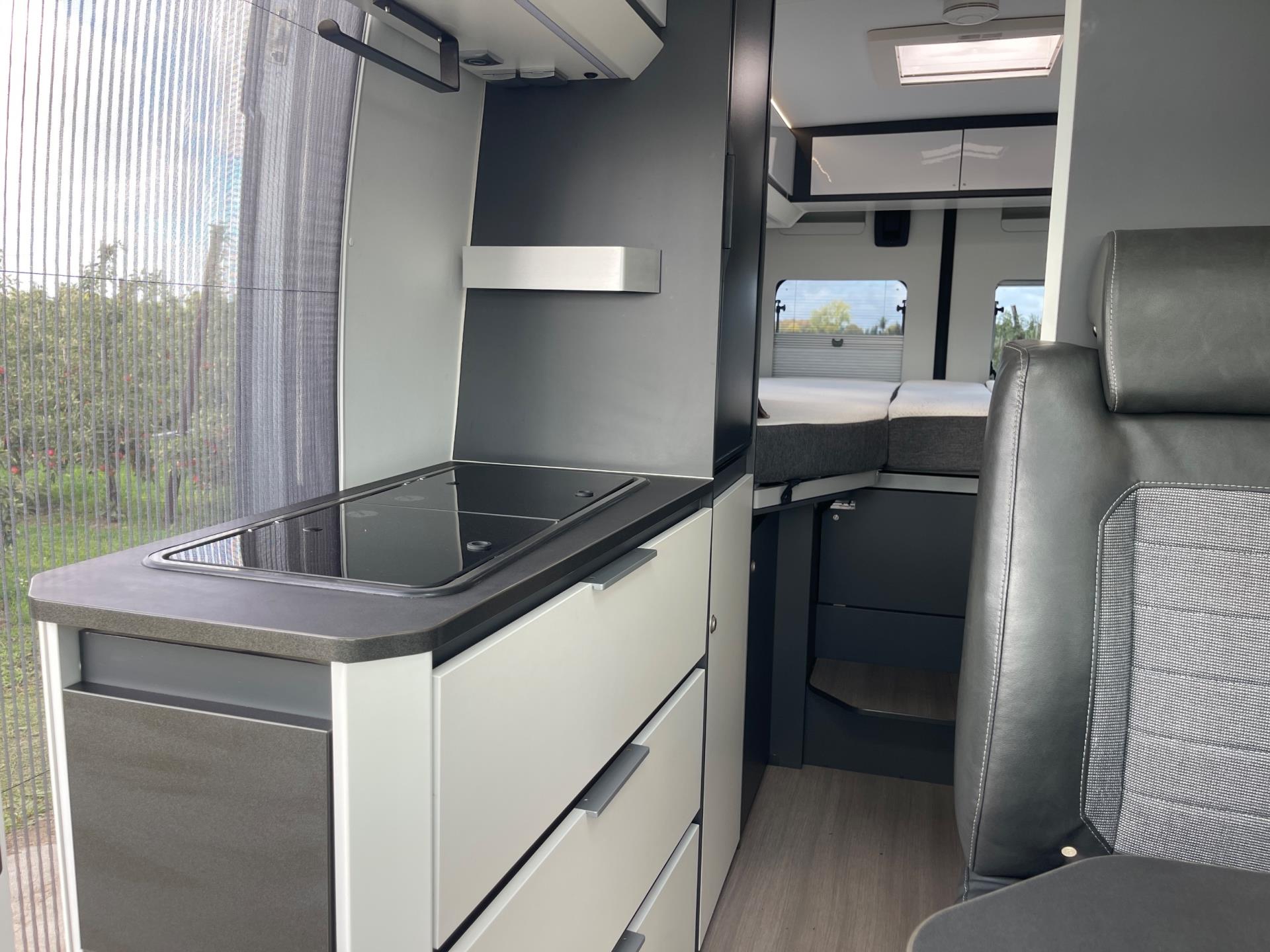 Adria Twin Plus Supreme 640 SLB Twin Plus Supreme 640 SLB 9-Traps LUCHTVERING 47342657-1.jpg | Puur Vrijheid