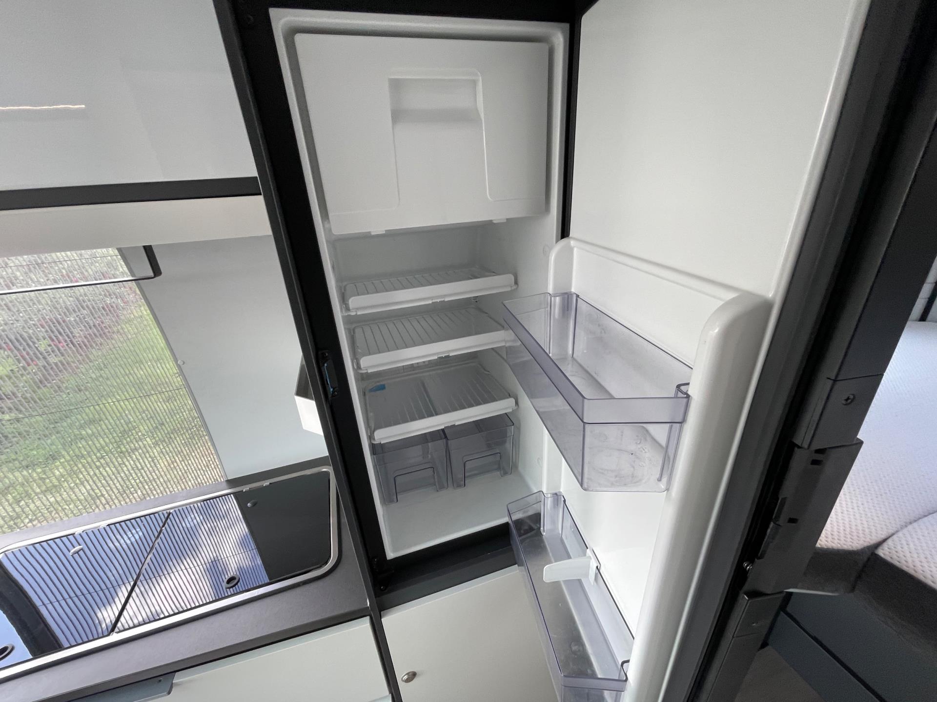 Adria Twin Plus Supreme 640 SLB Twin Plus Supreme 640 SLB 9-Traps LUCHTVERING 47342657-10.jpg | Puur Vrijheid