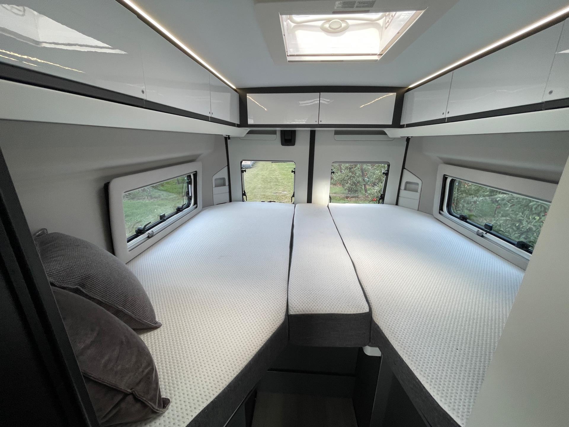 Adria Twin Plus Supreme 640 SLB Twin Plus Supreme 640 SLB 9-Traps LUCHTVERING 47342657-11.jpg | Puur Vrijheid