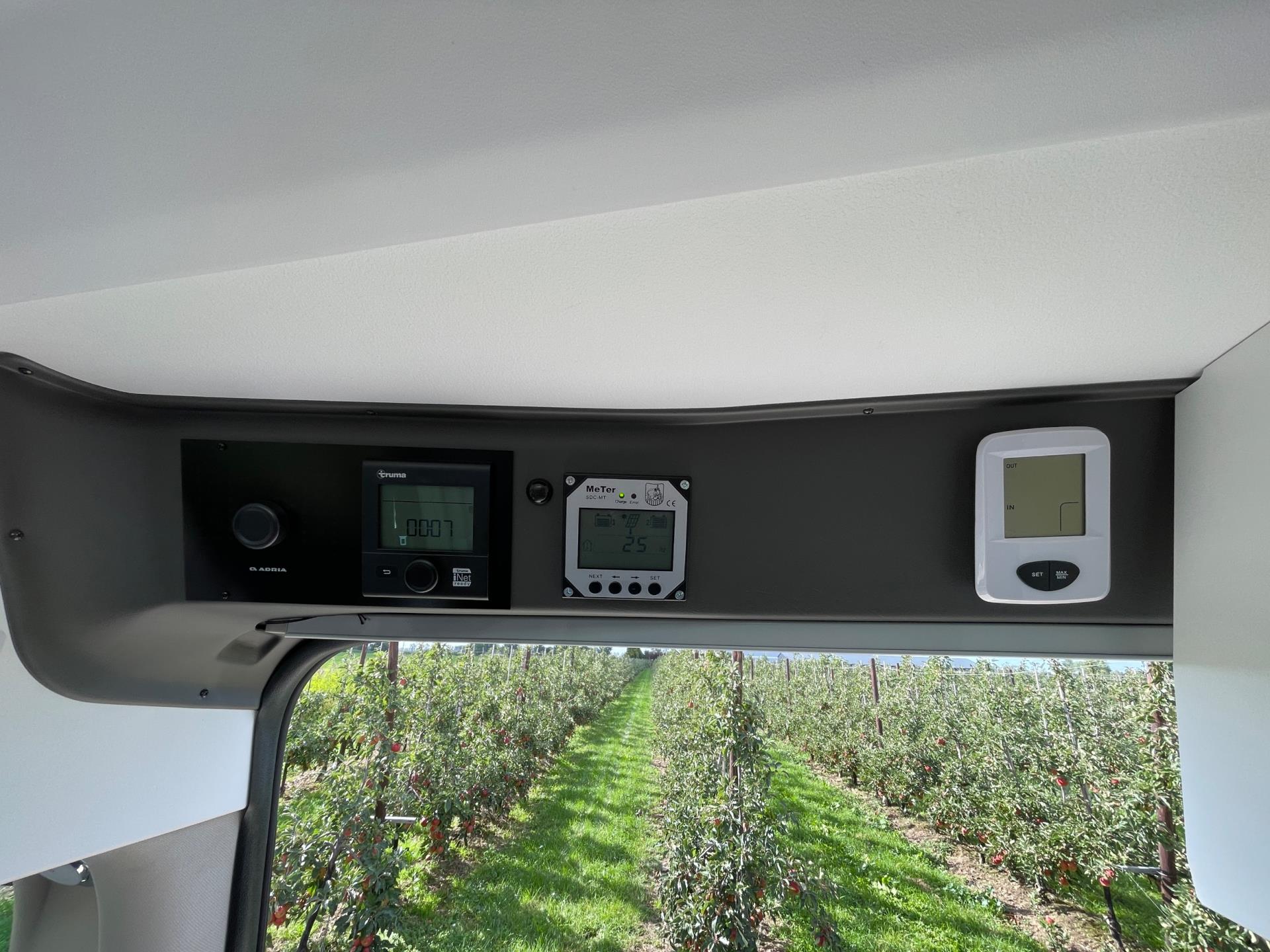 Adria Twin Plus Supreme 640 SLB Twin Plus Supreme 640 SLB 9-Traps LUCHTVERING 47342657-17.jpg | Puur Vrijheid