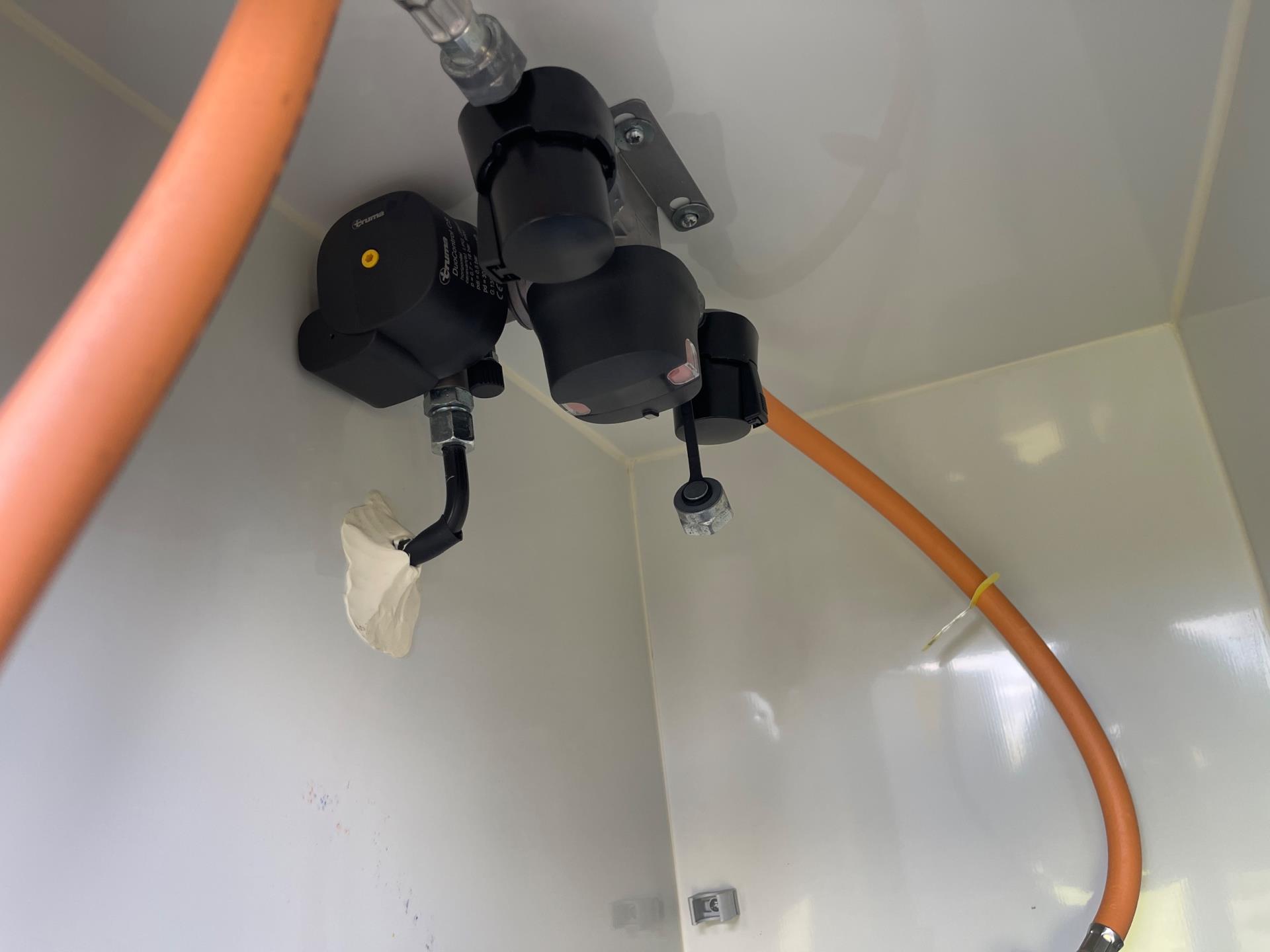 Adria Twin Plus Supreme 640 SLB Twin Plus Supreme 640 SLB 9-Traps LUCHTVERING 47342657-21.jpg | Puur Vrijheid