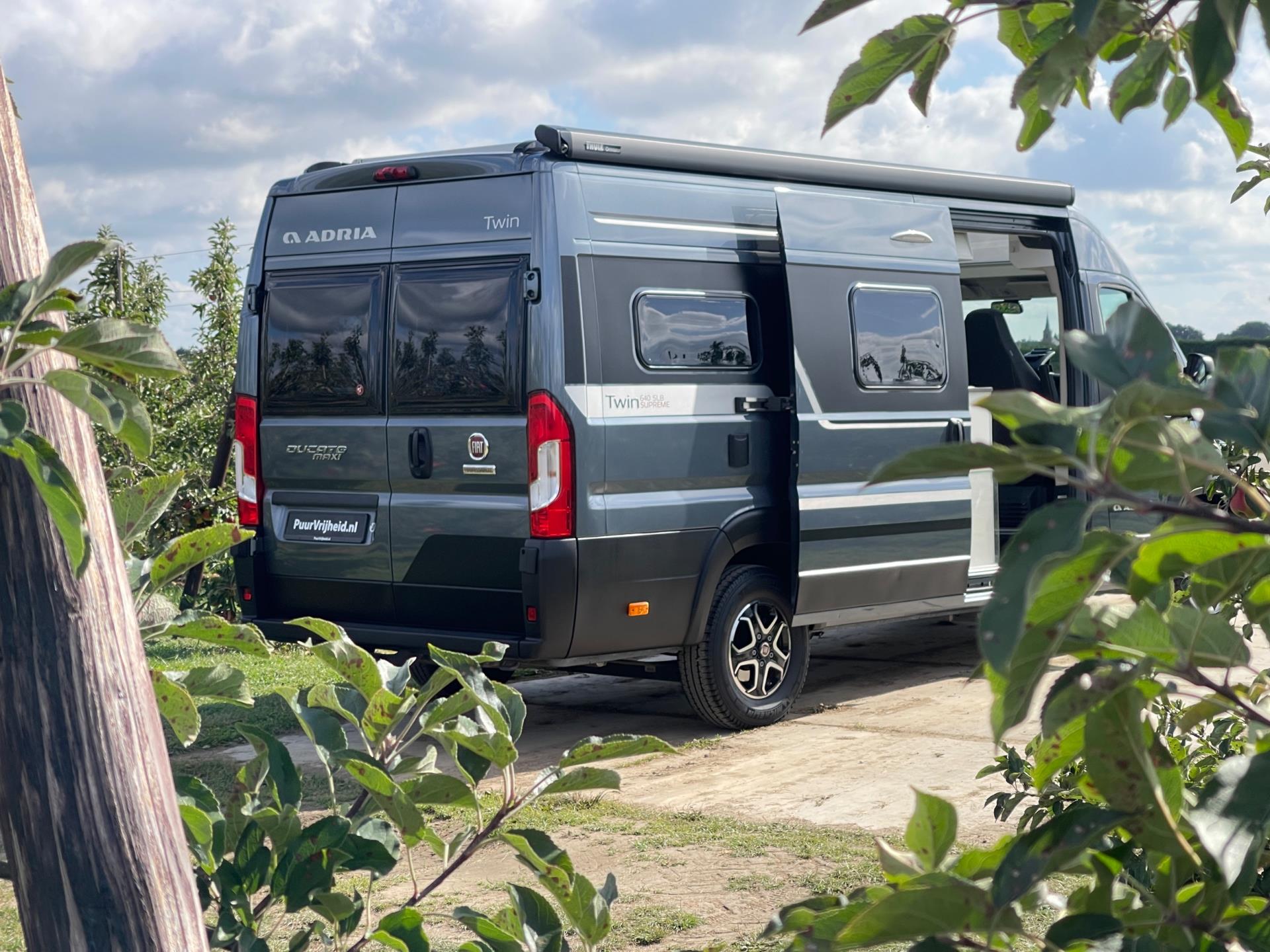 Adria Twin Plus Supreme 640 SLB Twin Plus Supreme 640 SLB 9-Traps LUCHTVERING 47342657-5.jpg | Puur Vrijheid