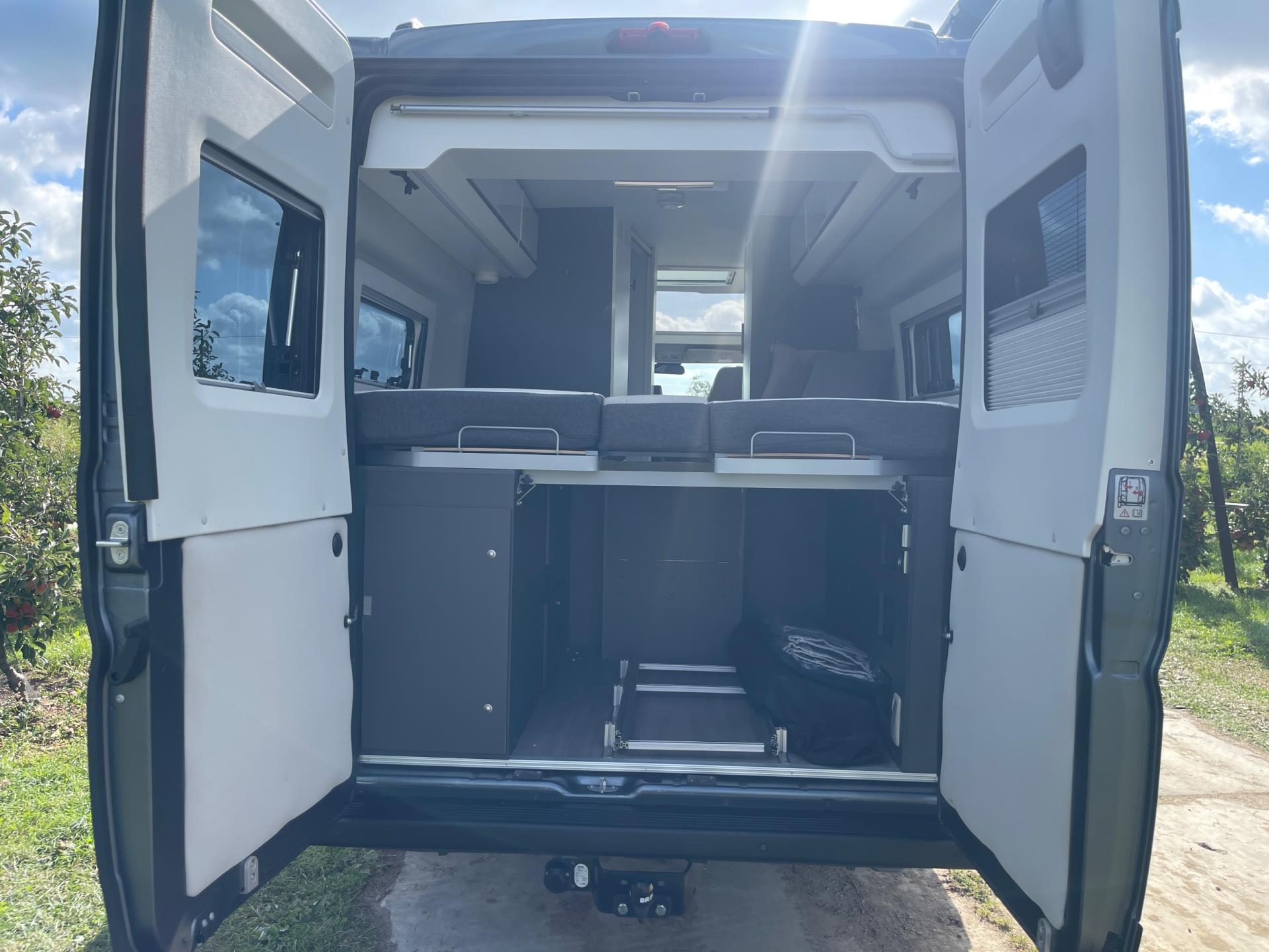 Adria Twin Plus Supreme 640 SLB Twin Plus Supreme 640 SLB 9-Traps LUCHTVERING 47342657-6.jpg | Puur Vrijheid