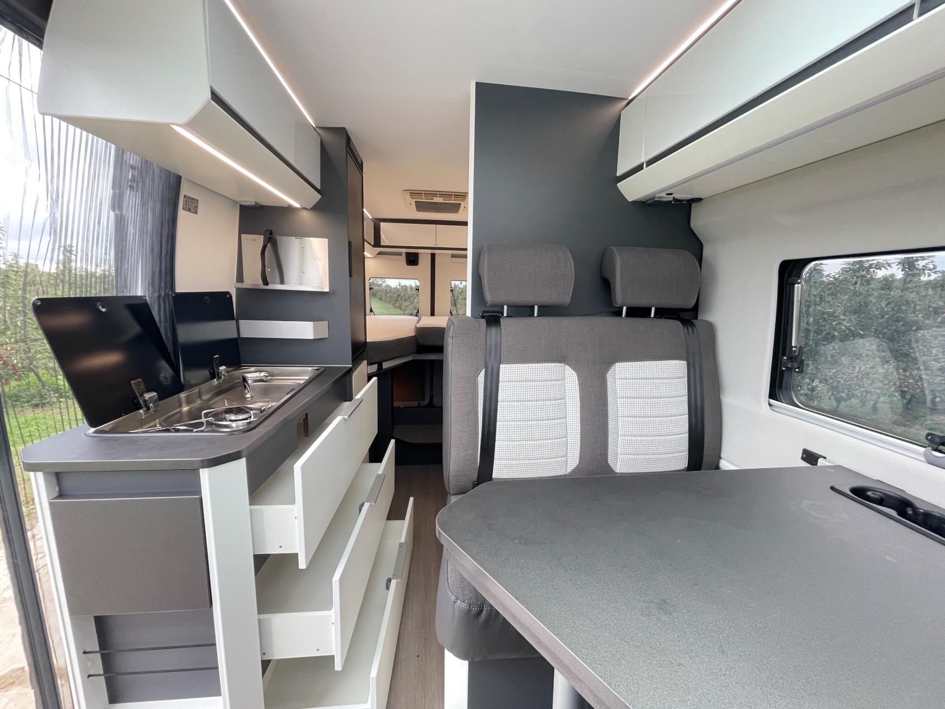 Adria Twin Plus Supreme 640 SLB Twin Plus Supreme 640 SLB 9-Traps Airco Camperdeel 47382118-12.jpg | Puur Vrijheid