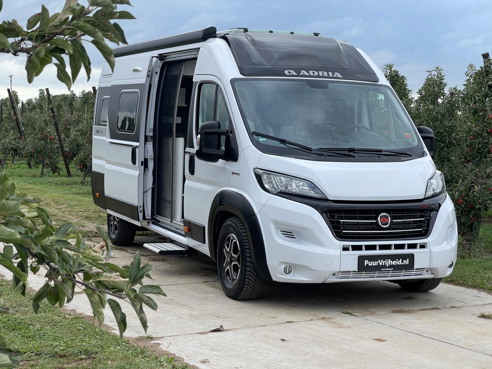 Adria Twin Plus Supreme 640 SLB Twin Plus Supreme 640 SLB 9-Traps Airco Camperdeel 47382118-27.jpg | Puur Vrijheid