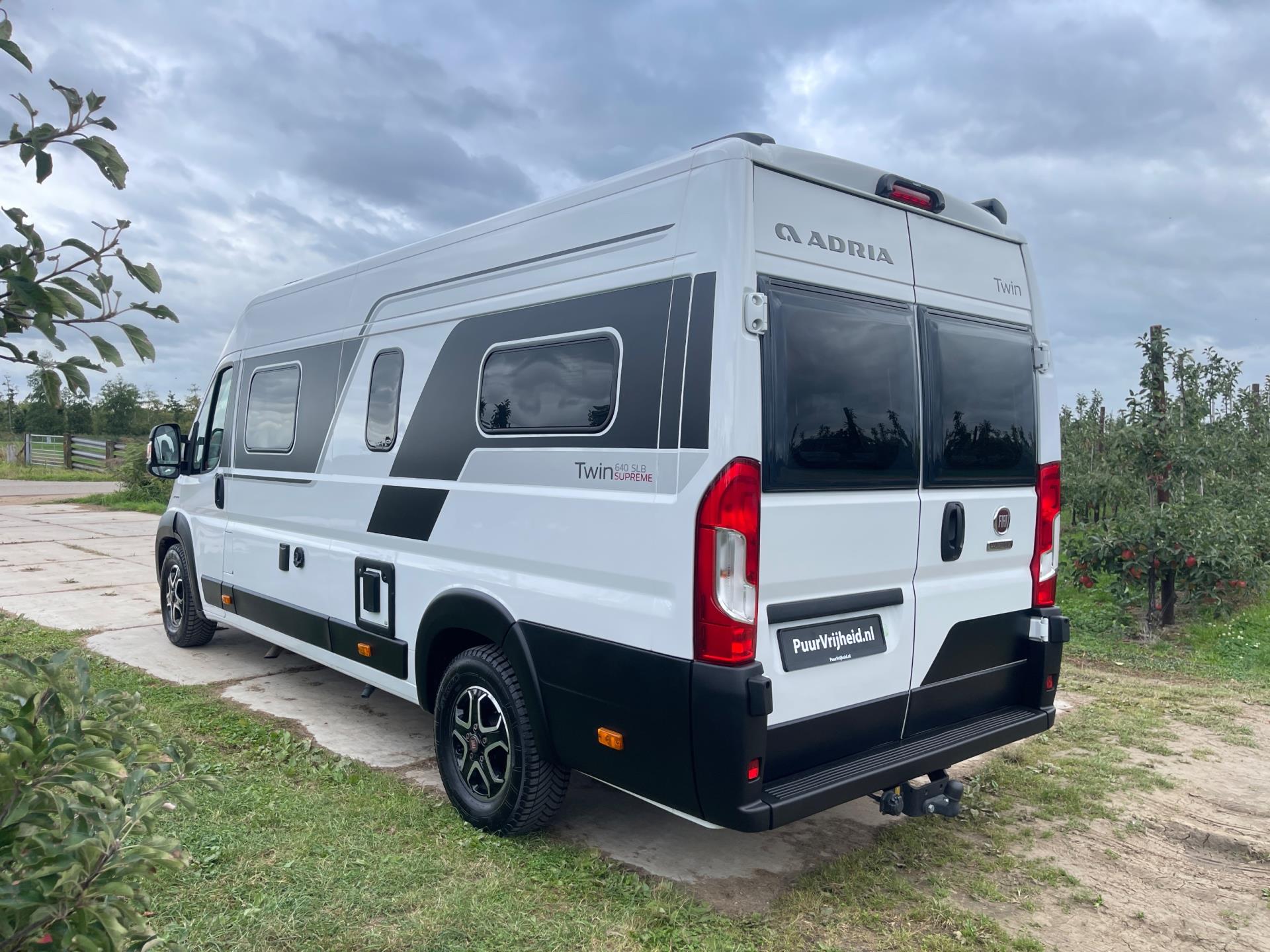 Adria Twin Plus Supreme 640 SLB Twin Plus Supreme 640 SLB 9-Traps Airco Camperdeel 47382118-4.jpg | Puur Vrijheid
