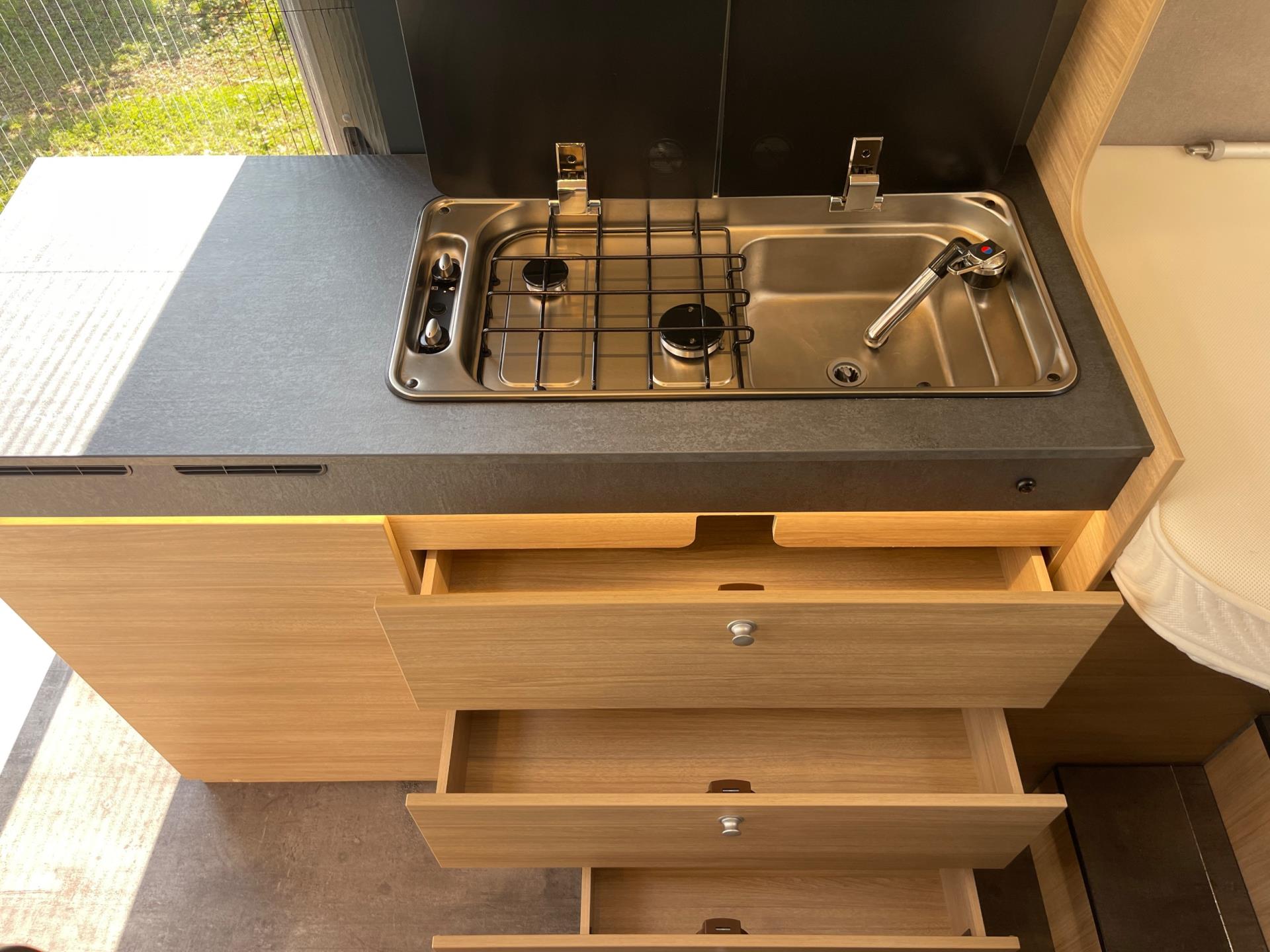 Pössl Trenta 640 Trenta 640 9-Traps Automaat 3x Solar/Omvormer/Zeer Compleet 47514110-10.jpg | Puur Vrijheid