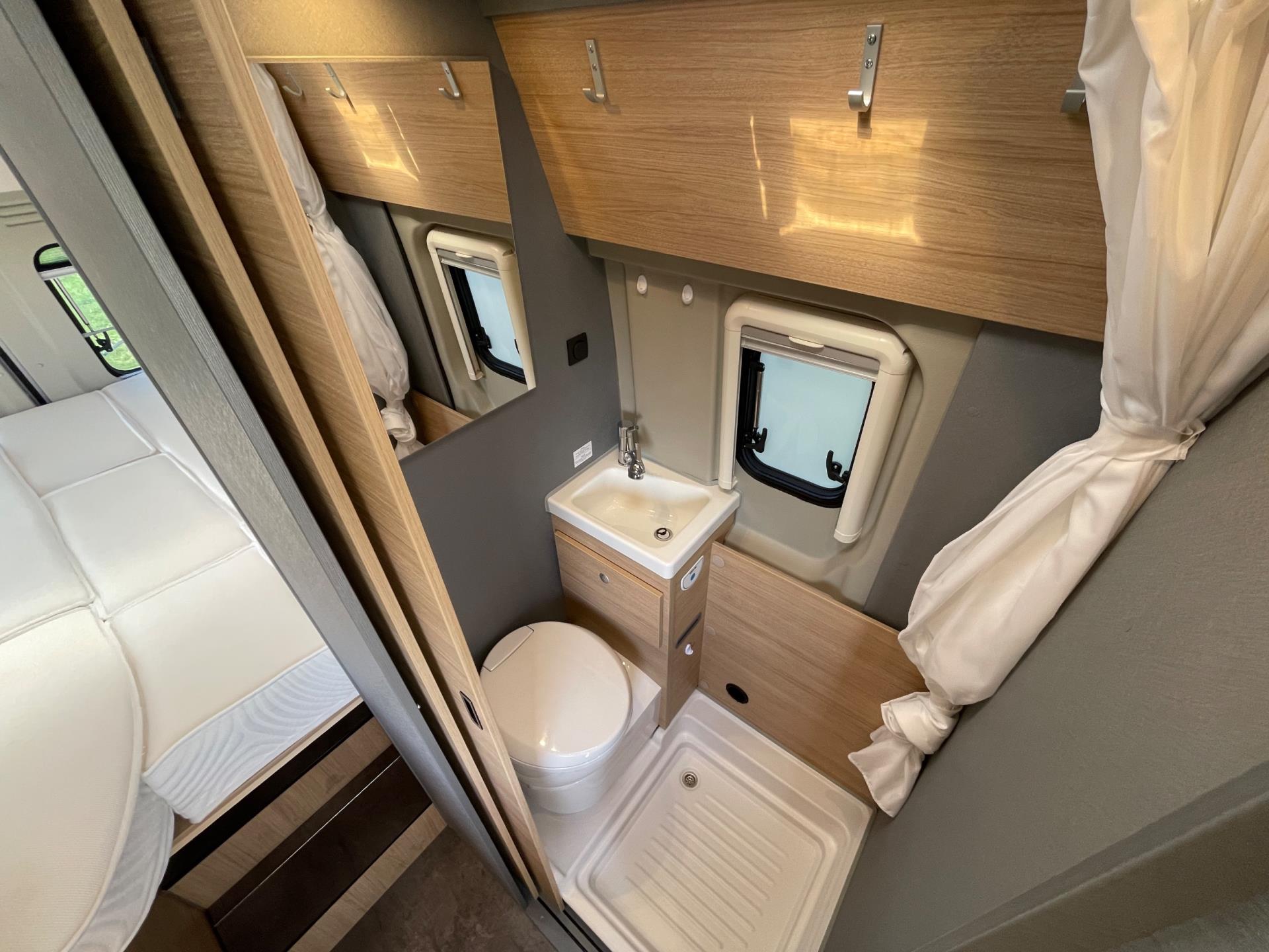 Pössl Trenta 640 Trenta 640 9-Traps Automaat 3x Solar/Omvormer/Zeer Compleet 47514110-11.jpg | Puur Vrijheid