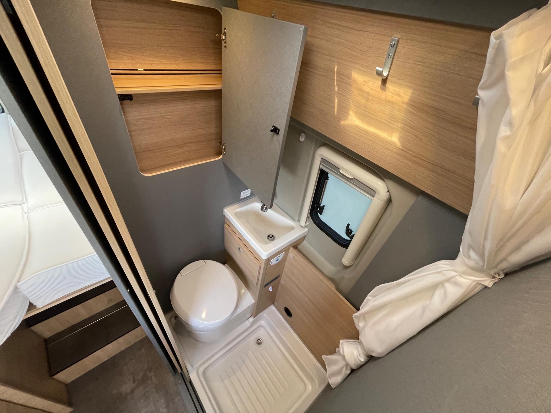 Pössl Trenta 640 Trenta 640 9-Traps Automaat 3x Solar/Omvormer/Zeer Compleet 47514110-12.jpg | Puur Vrijheid