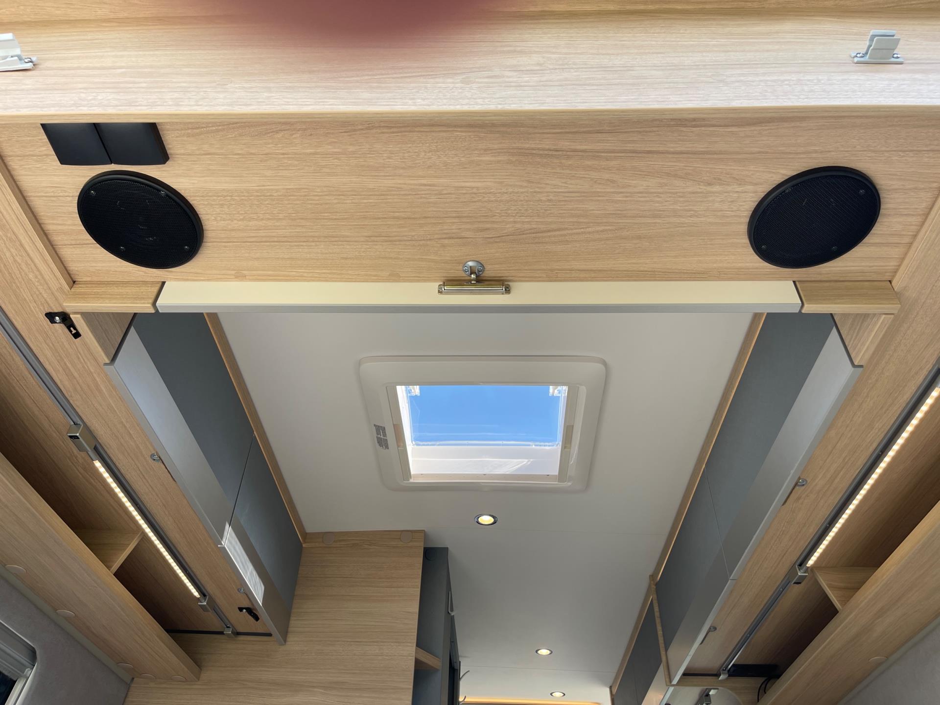 Pössl Trenta 640 Trenta 640 9-Traps Automaat 3x Solar/Omvormer/Zeer Compleet 47514110-32.jpg | Puur Vrijheid