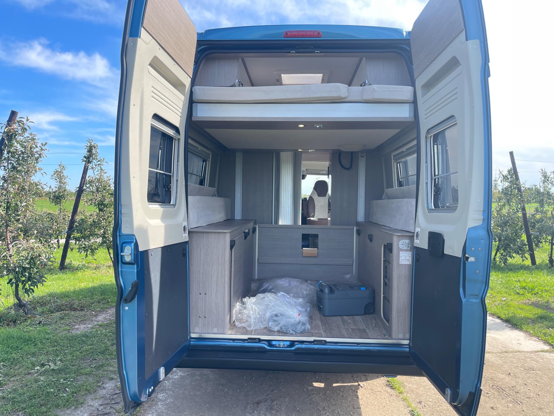 Pössl Roadcruiser Revolution Elek. Hefbed 9-Traps Automaat Roadcruiser Revolution Elek. Hefbed 9-Traps Automaat 180 PK Unieke Kleur 47614014-1.jpg | Puur Vrijheid