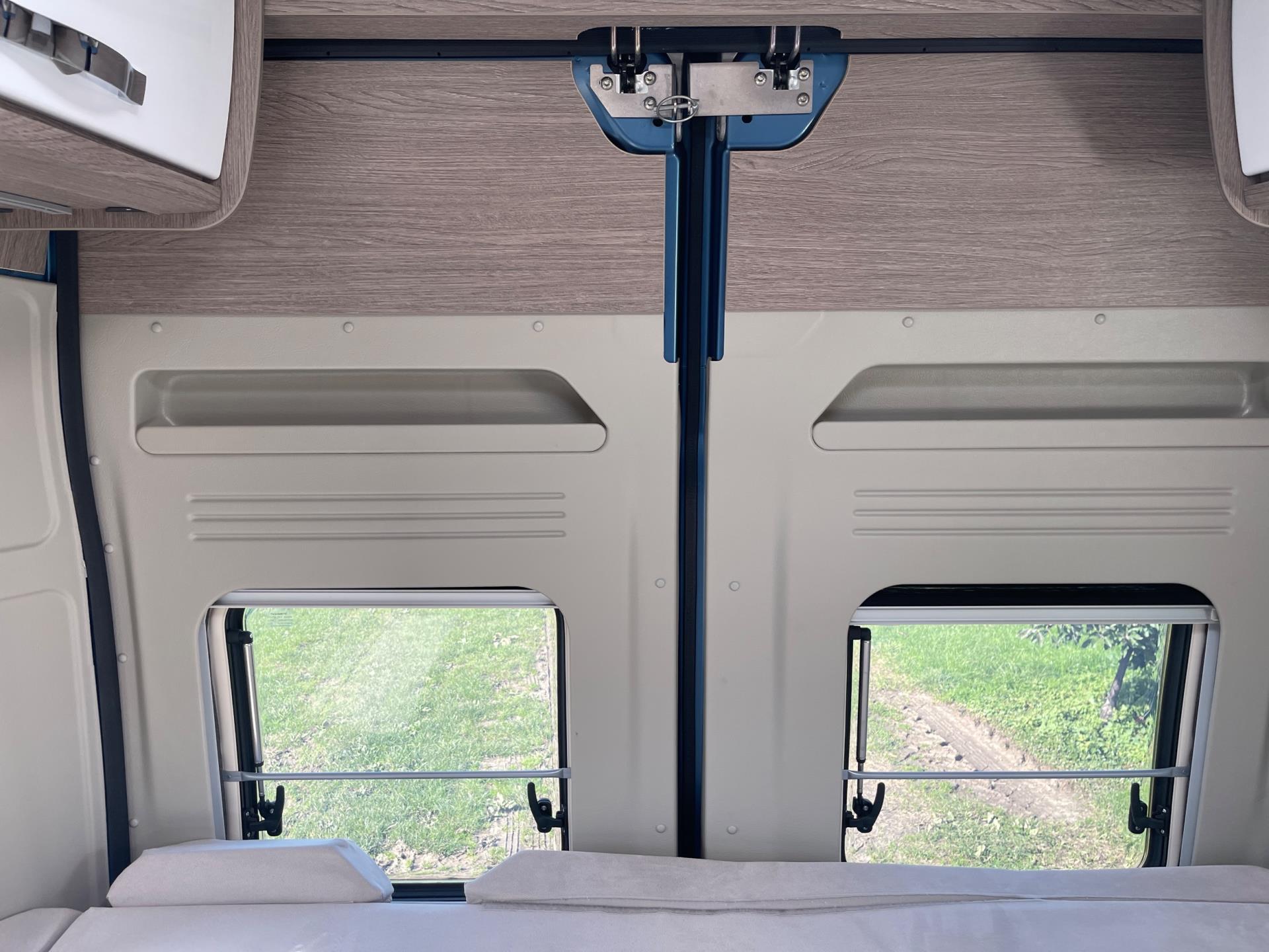 Pössl Roadcruiser Revolution Elek. Hefbed 9-Traps Automaat Roadcruiser Revolution Elek. Hefbed 9-Traps Automaat 180 PK Unieke Kleur 47614014-16.jpg | Puur Vrijheid