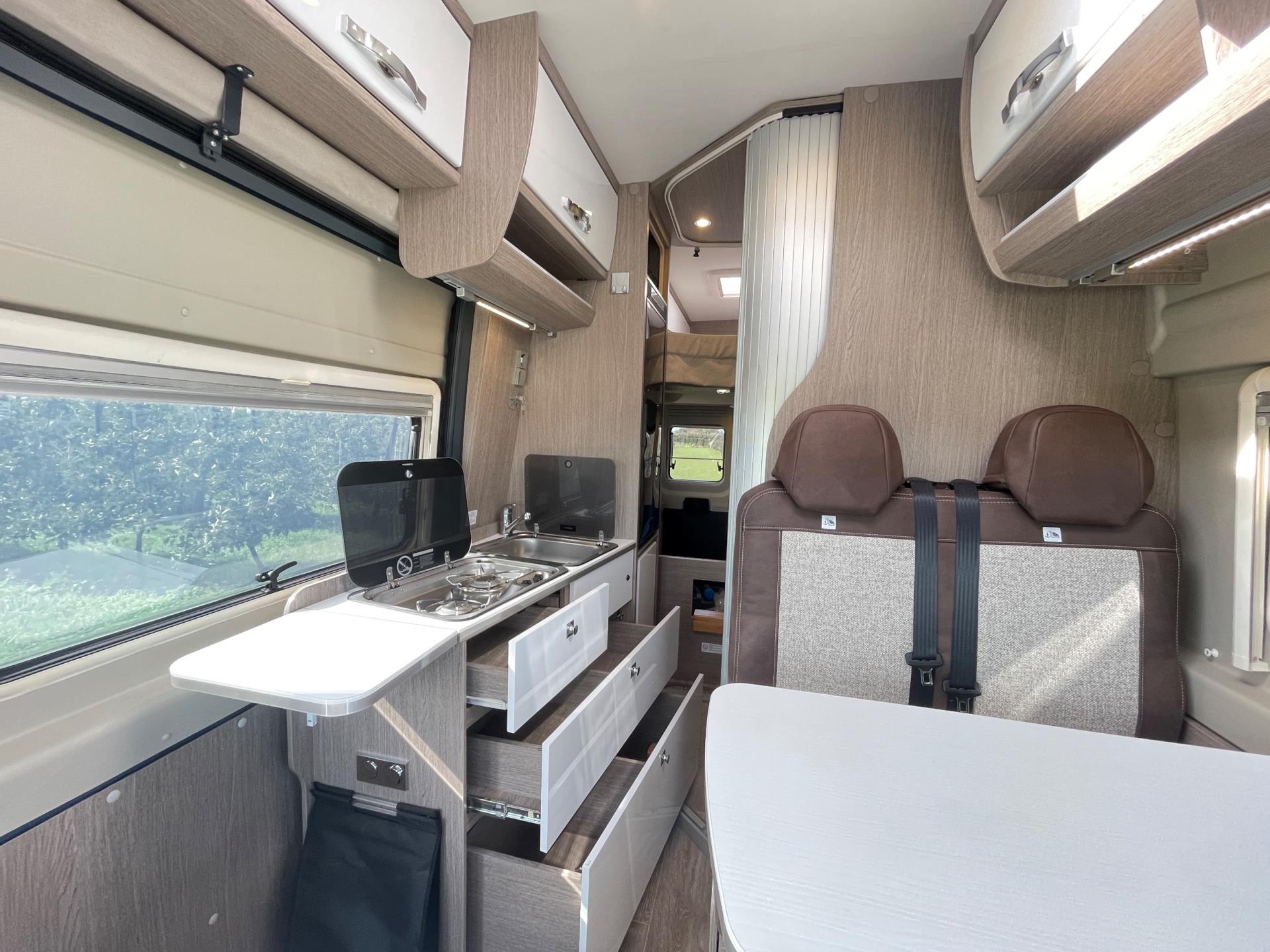 Pössl Roadcruiser Revolution Elek. Hefbed 9-Traps Automaat Roadcruiser Revolution Elek. Hefbed 9-Traps Automaat 180 PK Unieke Kleur 47614014-9.jpg | Puur Vrijheid