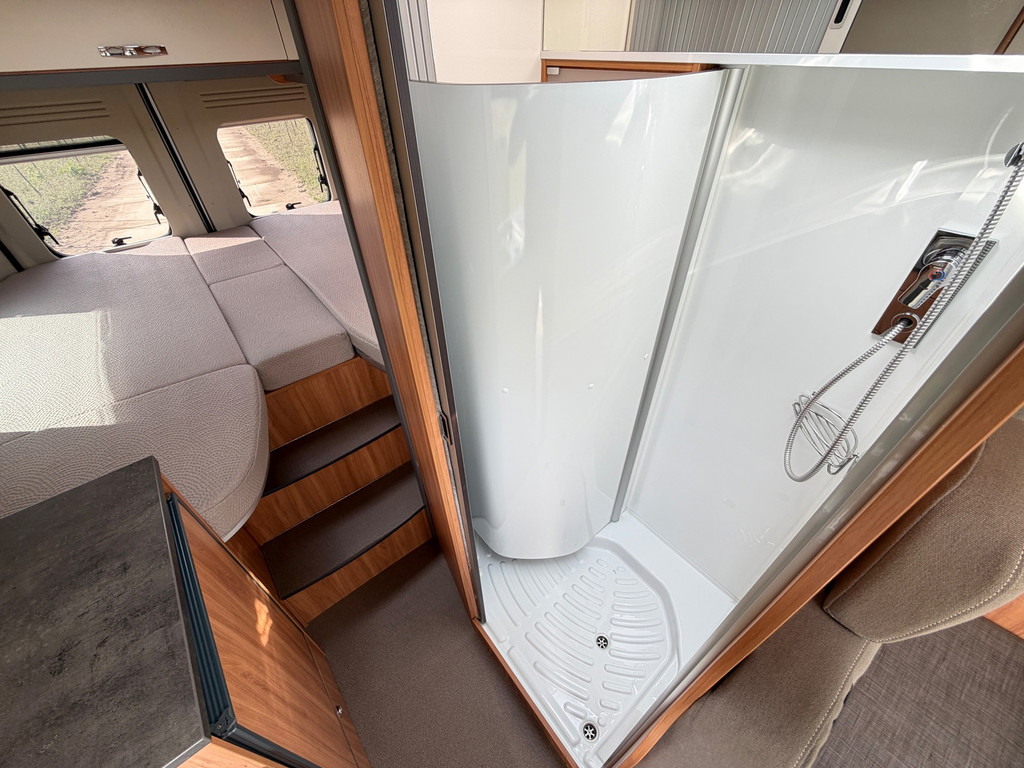 Pössl Summit 640 9-Traps Automaat/2 jaar garantie Summit 640 9-Traps Automaat/2 jaar garantie MAXI/Trekhaak/160 PK 52470237-18.jpg | Puur Vrijheid