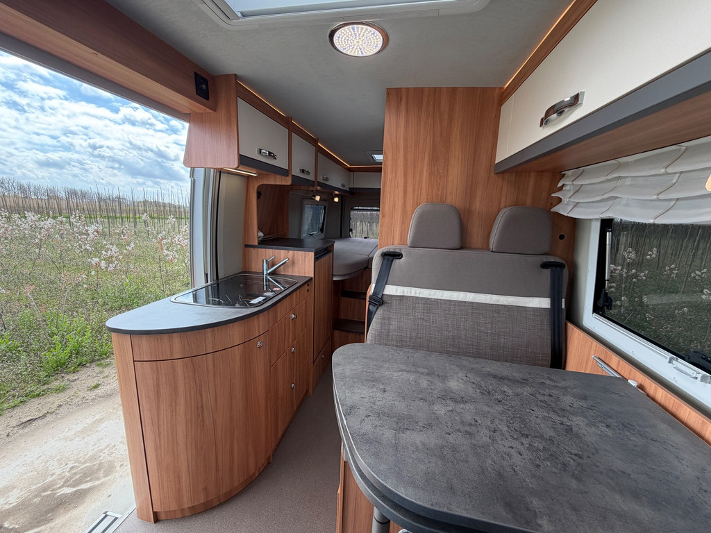 Pössl Summit 640 9-Traps Automaat/2 jaar garantie Summit 640 9-Traps Automaat/2 jaar garantie MAXI/Trekhaak/160 PK 52470237-8.jpg | Puur Vrijheid