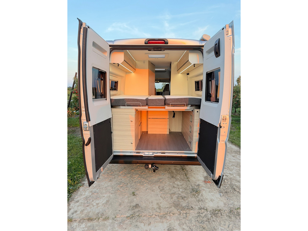 Adria  Twin 640 Automaat Trekhaak / Luifel / 2 accu's / Camera 56208816-4.jpg | Puur Vrijheid