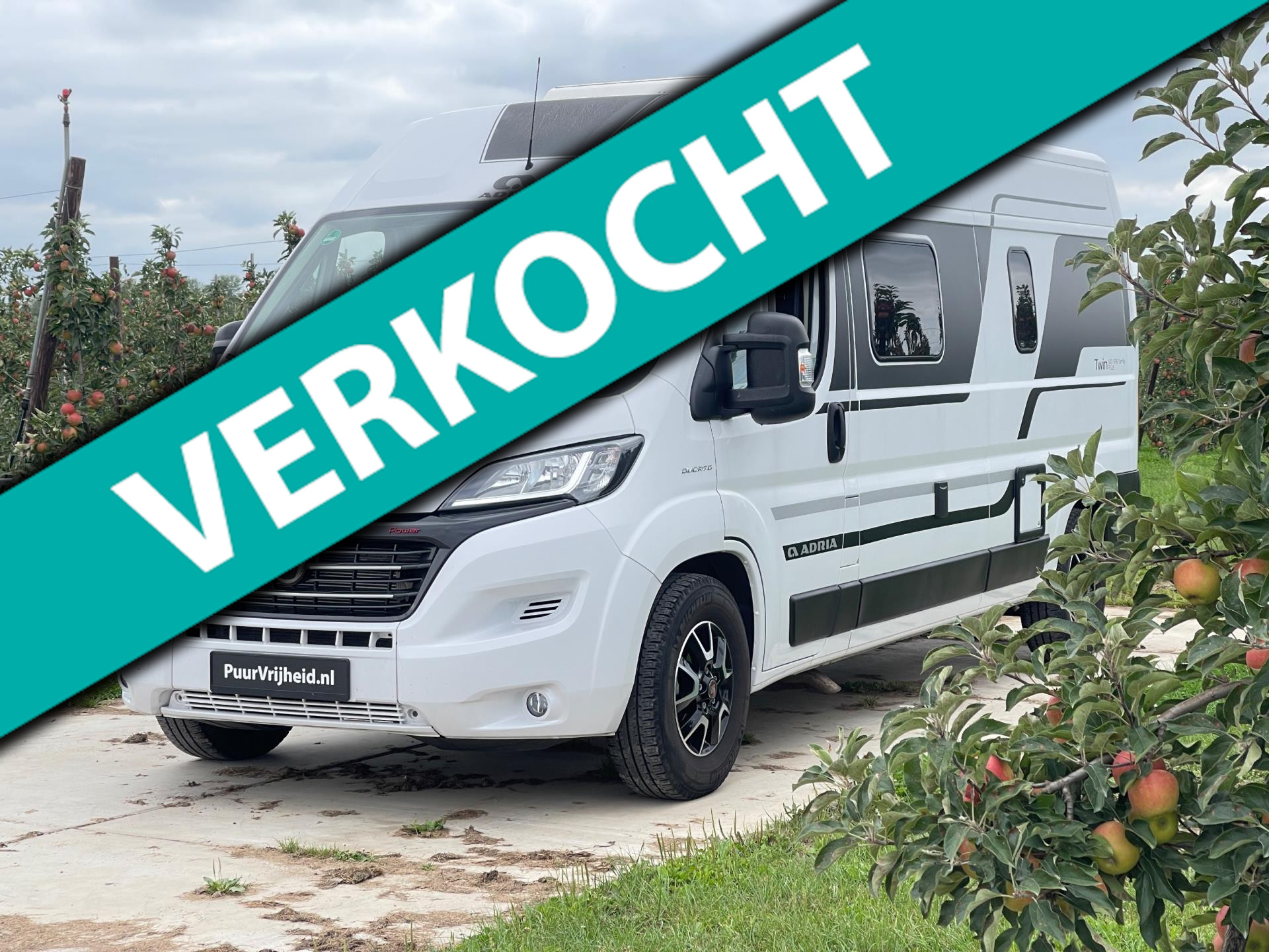 Adria Twin Plus 600 SPB FAMILY Twin Plus 600 SPB FAMILY 4 slaapplaatsen Stapelbed 9-Traps Automaat 47041008-0.jpg | Puur Vrijheid